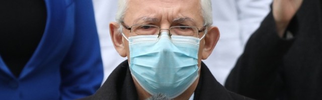 "Kad pada kiša, građani uđu u kafić i niko ne nosi masku"