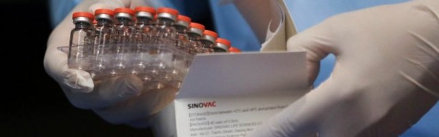 A NEKI OD NAS NEĆE NI ZA DŽABE... Rusi plaćaju i do 700 evra za VAKCINACIJU U SRBIJI!