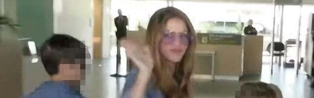 Šakira sa sinovima napustila Španiju: "Hvala svima ..."