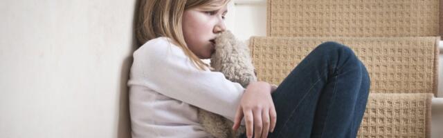 "Tri godine je pipkao moju ćerku (12), a osuđen je samo na godinu dana zatvora"! Otac devojčice iz Rume: "Radio joj je takve gadosti, ulazio u njenu sobu dok spava..."