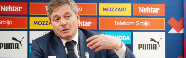 DRAGAN STOJKOVIĆ PIKSI NA KONFERENCIJI: Mitrović je istinska legenda, ima mnogo lažnih!