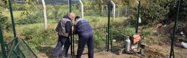 Počelo ograđivanje sabirnih mesta za otpad u kragujevačkim selima (FOTO)