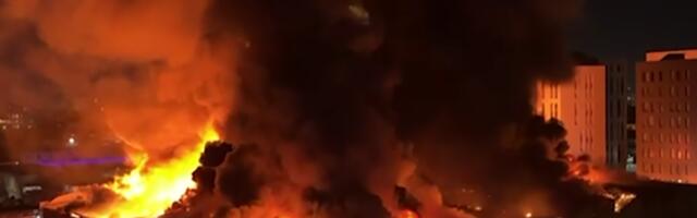 OGROMAN POŽAR BUKTI U TIRANI! Gore magacini odeće, evakuisane porodice, vatrogasci nemoćni pred stihijom (FOTO)