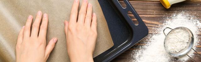 Papir za pečenje u kupatilu? Trik koji uklanja kamenac za nekoliko sekundi