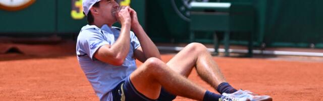 "TATA TE GLEDA I SMEŠI SE" Novak poslao poruku koja je slomila i najtvrđa srca!