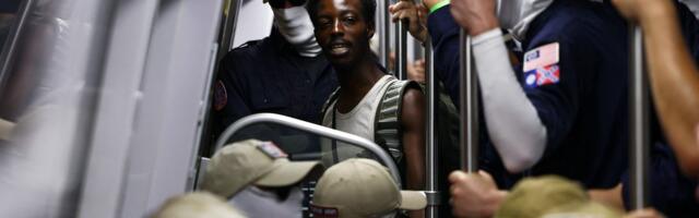 Strašne slike iz Vašingtona: Ekstremisti s maskama organizovali skup, pa ušli u metro, Afroamerikanci u strahu