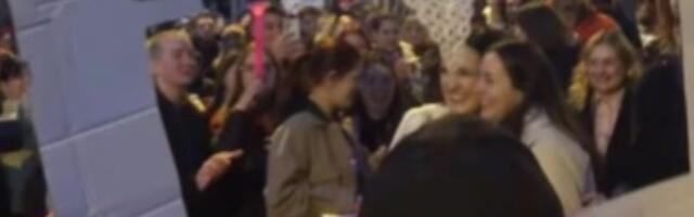 "Koja nobelovka je sledeća?": Mlada bacila bidermajer studentkinjama (VIDEO)