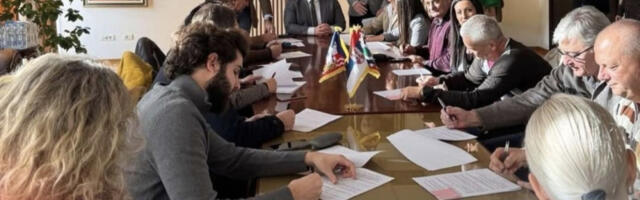 Opština Čukarica potpisala 120 ugovora sa privrednicima, preko 3.000 građana već apliciralo za “Čukaričku karticu'” (FOTO)