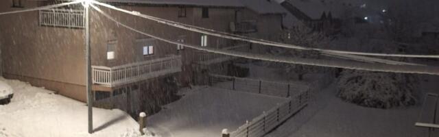 Sneg nemilosrdno pada po Nevesinju: Prizori zimske idile usred proleća