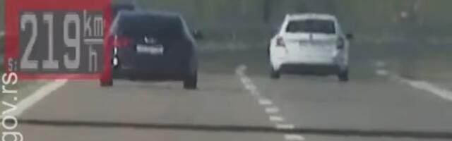 Jurio više od 200 na sat! Pogledaje šta Grk radi u Srbiji - policija hitno intervenisala (VIDEO)