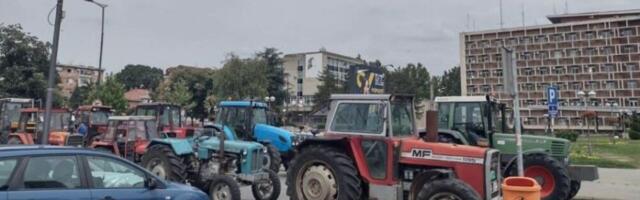 Blokirana zgrada Skupštine u Kragujevcu: U našoj poljoprivredi sve je problem