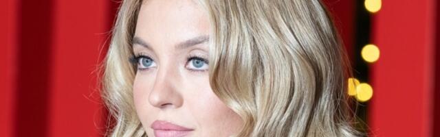 Sidni Svini kao Merilin Monro od pre 70 godina: Najlepša mlada glumica u beloj haljini neodoljivo podseća na legendarnu divu (FOTO)