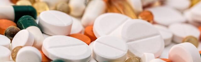 Ako pijete antibiotike, ovu grešku ne smete da pravite: Lekari upozoravaju na pravilo od 30 minuta