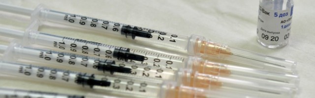 VUČIĆ: Danas počinje masovna vakcinacija