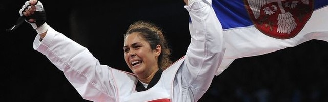 ZLATOOOOO!!! Srbija slavi caricu Milicu! Mandićeva je ponovo olimpijski šampion!