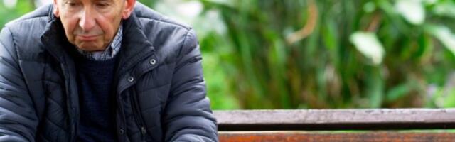 DEKI KOMUNALCI PISALI OGROMNU KAZNU JER JE ISPLJUNUO LIST KOJI MU JE UPAO U USTA! Ćerka šokirana slučajem: "Moj tata ima astmu, samo ga je ISKAŠLJAO!"