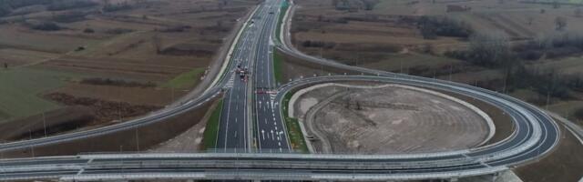 OVAKO IZGLEDA MORAVSKI KORIDOR KOJI VUČIĆ SUTRA OTVARA Napravljeno je 30km velelepnog autoputa (VIDEO)