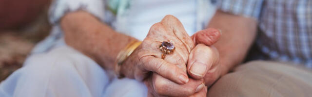 Ljuba ima 100 godina, a mlađa supruga je pored njega: Tvrdi da je samo ovo recept za dug život