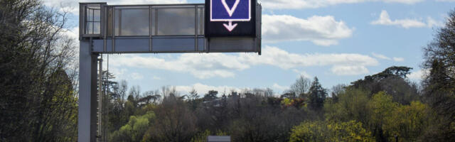 Novi saobraćajni znak totalno zbunio vozače, "lete kao muke bez glave": Niko ne šta znači, a kazne su 200 evra!