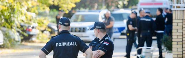 POSLE KRVAVOG PIRA U KRAGUJEVCU OGLASILA SE POLICIJA: Mladić pokušao da ubije bivšu partnerku i njenog dedu, nasrnuo i na babu! OVAKO JE POBEGAO!