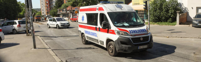 Detalji tragedije na Banovom brdu: Vozač “tojote” se silovito zakucao u drugi auto i prevrnuo na krov