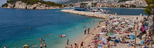 MOJA DECA ĆE ZABORAVITI DUŠEK, ALI OVU LEKCIJU NIKAD: Krađa na čuvenoj plaži u Grčkoj izazvala BURU na mrežama