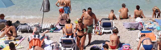 Turistkinju zabezeknuo prizor na plaži u Hrvatskoj, sve je snimila: "Objasnite mi u čemu je fora..."