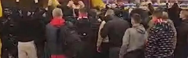 Tuča navijača Zvezde i Bijeljine: Povređen i rukometaš (VIDEO)