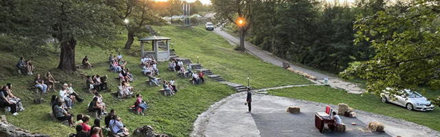 Lutkarska predstava na letnjoj pozornici u Tripkovi