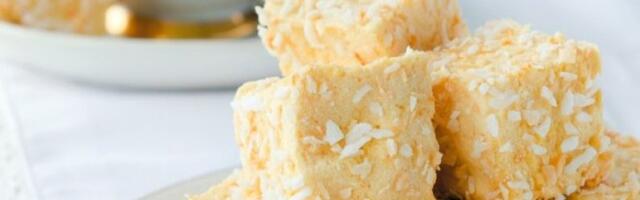 Ledene kocke sa kokosom: Desert koji sve obara sa nogu - topi se na prvi zalogaj