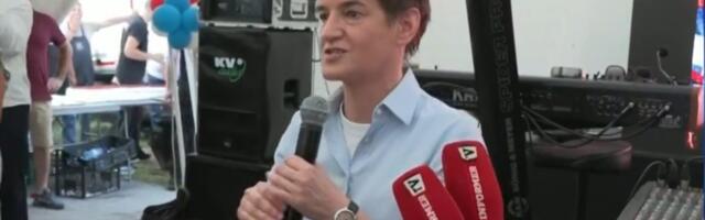 Građani srdačno dočekali Anu Brnabić u Lučanima! Predsednica Skupštine poslala snažnu poruku koja je odjeknula (VIDEO)