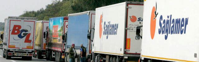 Камиони на Градини се чекају 40 минута, на Батровцима стоје три сата
