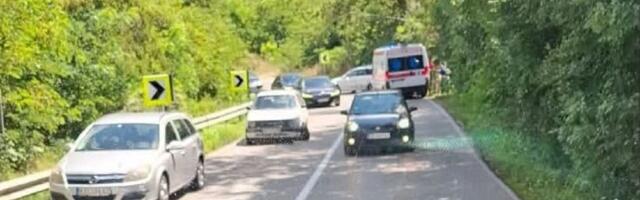 Prekinut saobraćaj na Ibarskoj zbog udesa: Stvaraju se kolone