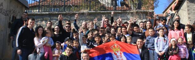 P. Vasiljević: Srpčići, dignite tri prsta