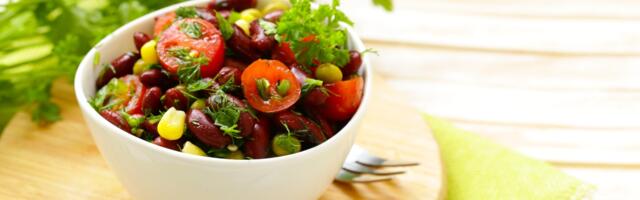 Letnja salata koja savršeno ide uz roštilj