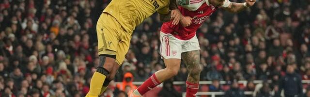 Liga kup Engleske: Lakroa častio Arsenal! „Tobdžije“ preko penal serije do polufinala