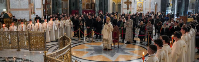 SRETENJSKO SABRANJE U BEOGRADU: Vernici u Hramu Svetog Save gledali Hrista kroz oči pravednog Simeona