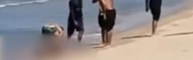 (UZNEMIRUJUĆI VIDEO) Ajkula otkinula LEVU NOGU dečaku (11) u vodi pored prepune plaže kupača, mališan molio uplakanog STRICA i spasioce da ga NE PUSTE DA UMRE!