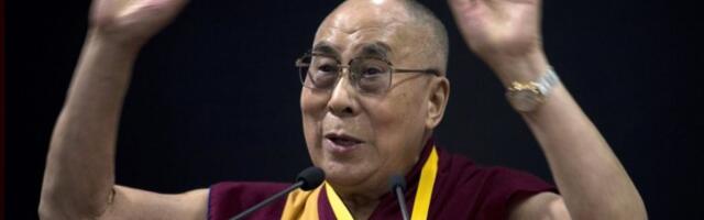"MOGAO BIH DA DOŽIVIM 130 GODINA": Dalaj-Lama proslavio 91. rođendan i poslao svetu zanimljivu poruku