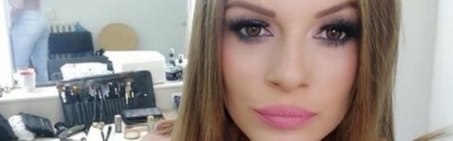 JELENA KOSTOV DOŽIVELA STRAVIČNU NESREĆU, PA PROGOVORILA O SVOM PROBLEMU: Pevačica otkrila u kakvom joj je stanju KIČMA!