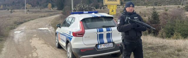 POLICIJA 24 SATA DNEVNO I DALJE ČUVA KUĆU UBIJENIH MADŽAGALJA Nakon što je Alija izvršio ubistvo, dve porodice se iselile iz sela Sokolac