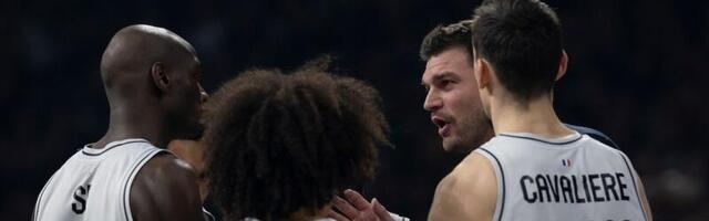 Kakva scena! Supruga košarkaša Pariza sa ćerkicom u Areni navijala za Partizan! (FOTO)