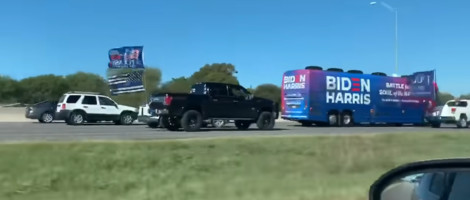 FBI istražuje nasrtaj Trumpovih pristalica na Bidenov autobus u Teksasu