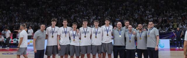 SRBIJA DOČEKALA ŠAMPIONE EVROPE: Arena pozdravila zlatne košarkaše!