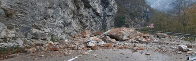 Obustava saobraćaja na granici sa Crnom Gorom