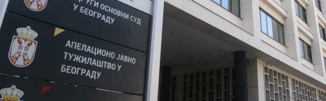 TUŽIOCI DANAS GLASAJU U REFERENDUMSKOJ ATMOSFERI: Napeto u Beogradu i Novom Sadu, stigla dojava o postavljenim bombama, policija na terenu