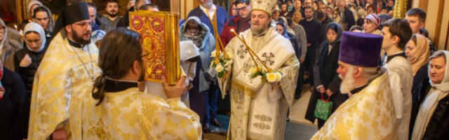 Бадње вече и Божић у Москви: српско Подворје окупило вернике