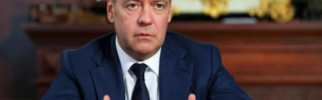 MEDVEDEV IRONIČNO O ODBIJANJU EU DA POVUČE DIPLOMATE IZ KIJEVA: "Verovatno imaju višak diplomata i treba da smanje broj osoblja"