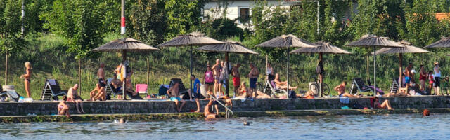 Početak kupališne sezone na gradskoj plaži krajem juna