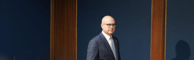 Premijer Miloš Vučević podnio ostavku